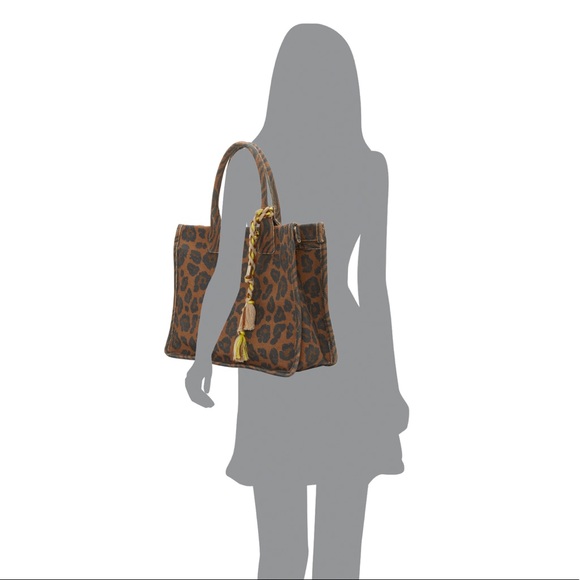 NWT❣️Vince Camuto Leopard Print Canvas Tote - Picture 5 of 7
